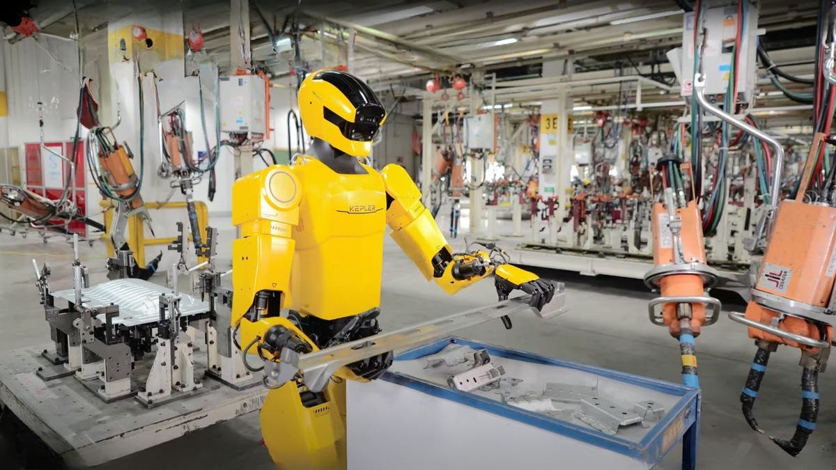 Foreunner K2 "Bumblebee" Humanoid robot at the SAIC-GM automobile plant.